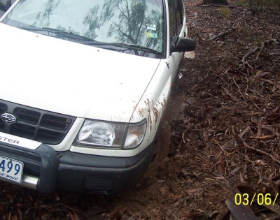 [Bogged+in+Kamarooka.jpg]